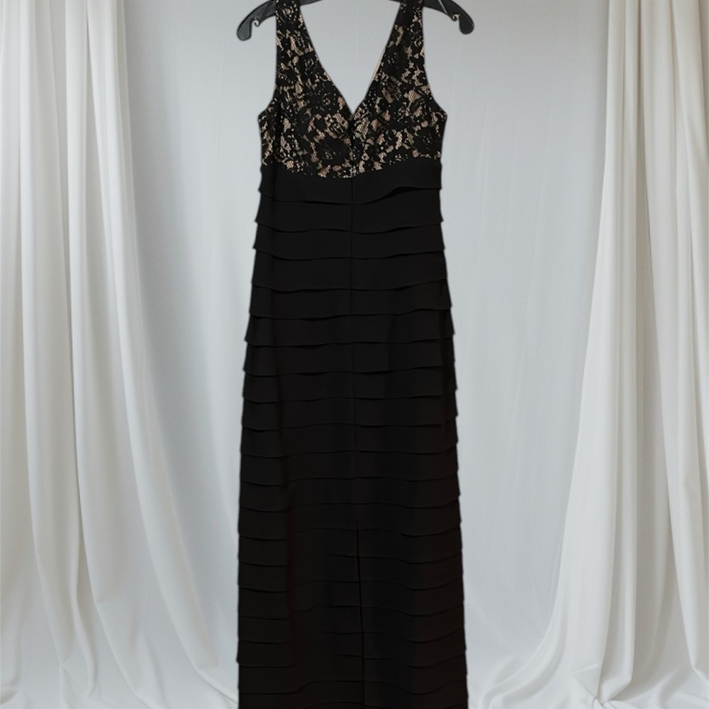 Elegant Black Lace Evening Dress
